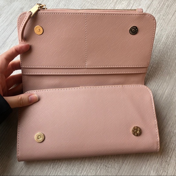 Francesca’s Olivia Classic Saffiano Wallet - Pink - Picture 3 of 12